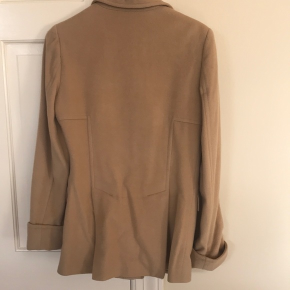 Women’s Coat - Picture 3 of 3